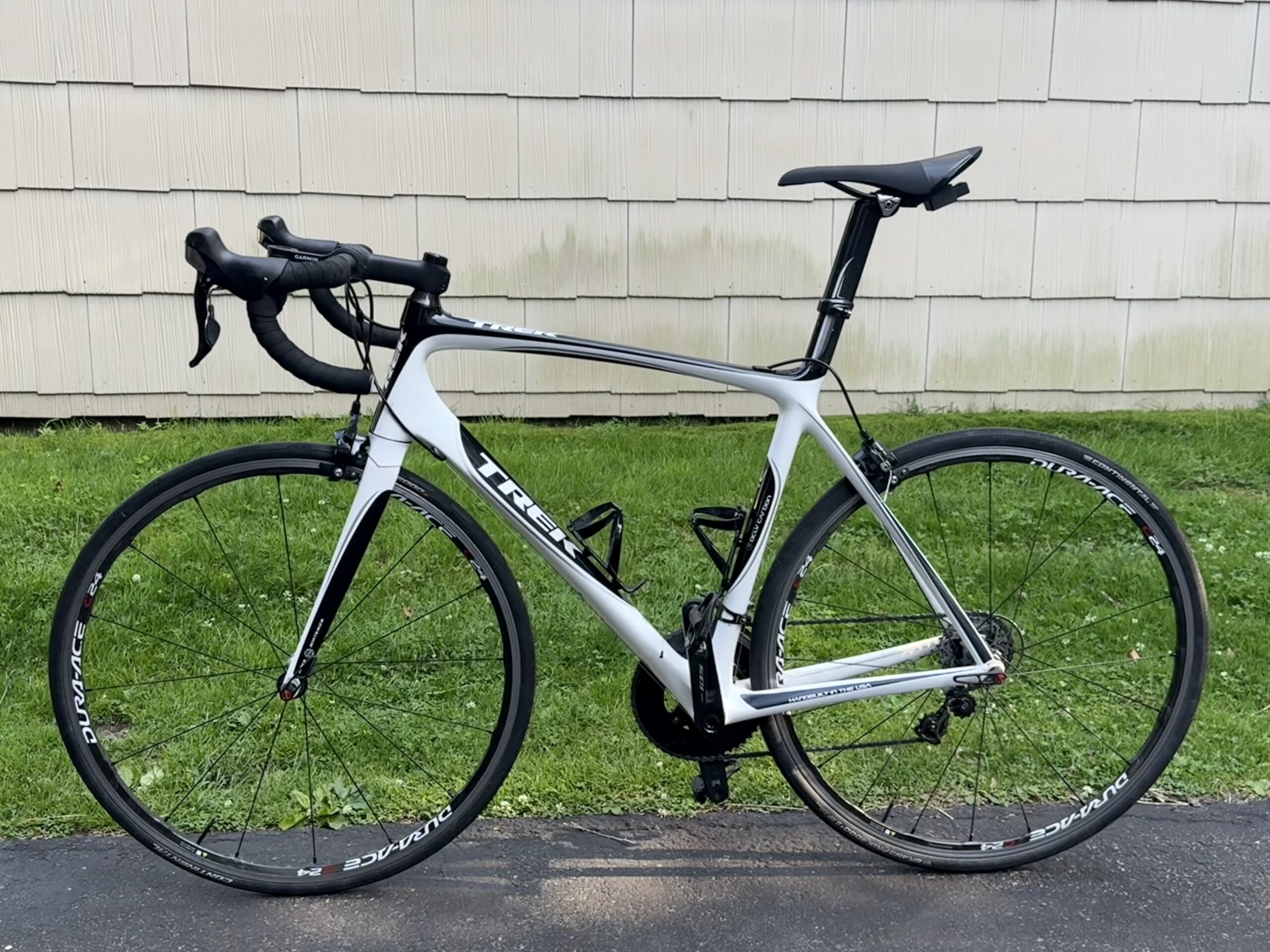 TREK MADONE CARBON FIBER 5.5 ROAD BIKE – 58cm Shimano Ultegra