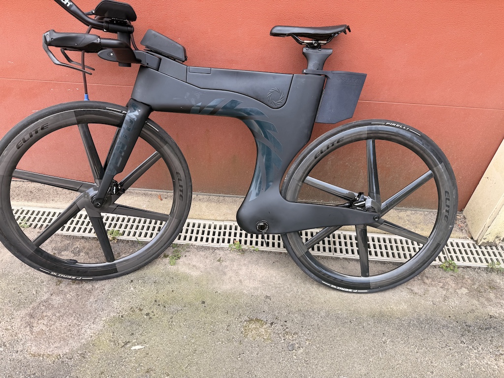Elite Drive Six, shimano hub, disc brakes