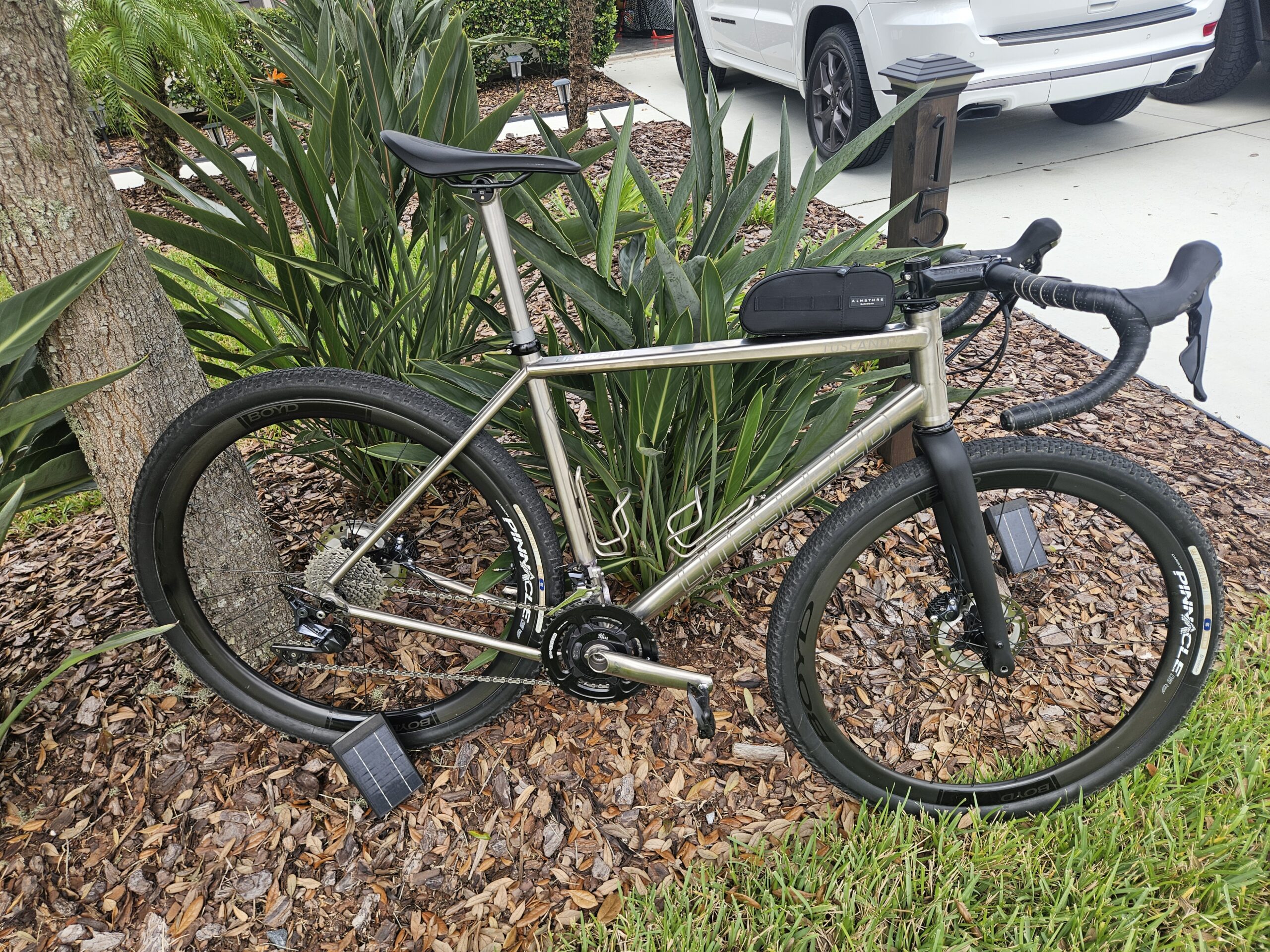 Litespeed Toscano Ti Gravel Bike – Large – Ultegra, EE Wings Ti Cranks, Boyd Carbon Wheels